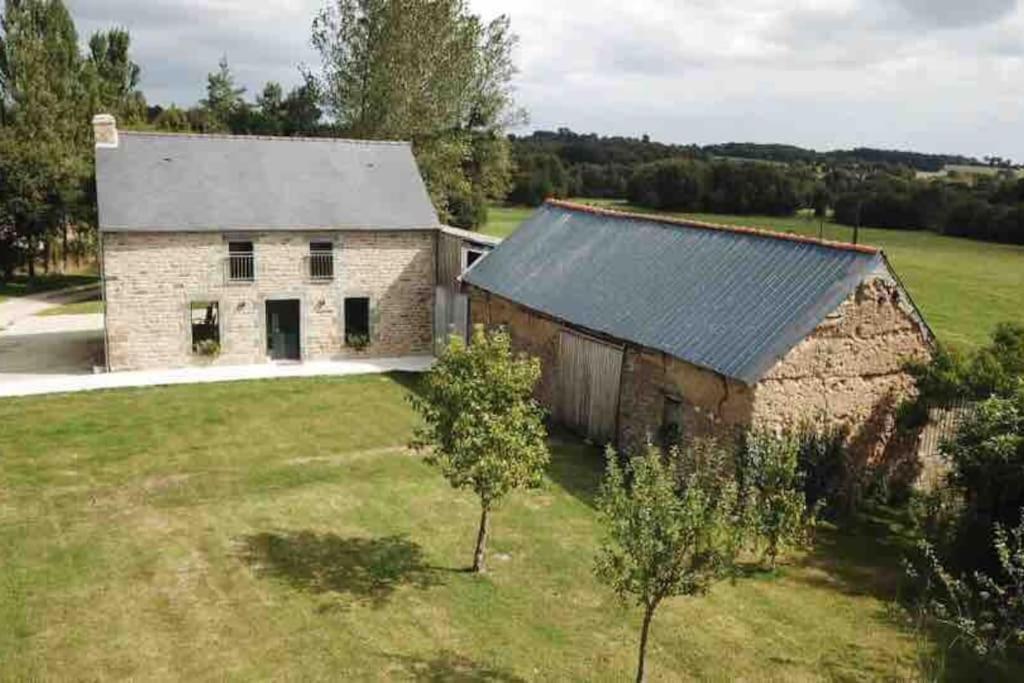 Gite A La Ferme, Au Coeur Du Mene Laurenan Exterior foto